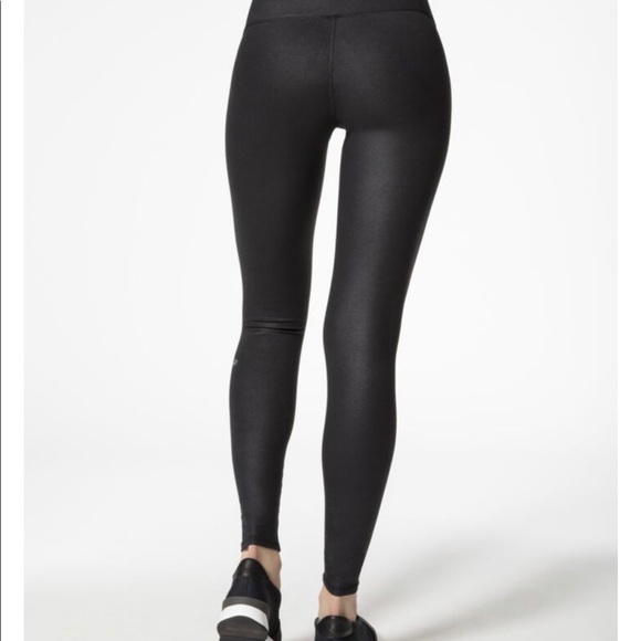 Alo Airbrush Leggings - Black Glossy - Picture 3 of 5
